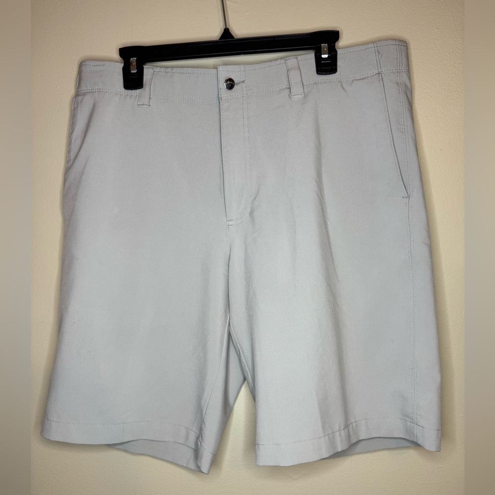 Callaway Light Gray Flat-Front Golf‎ Shorts